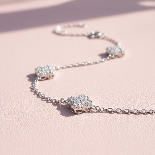 Four Leaf Clover Station Moissanite Silver Women Bracelet | Prm9191