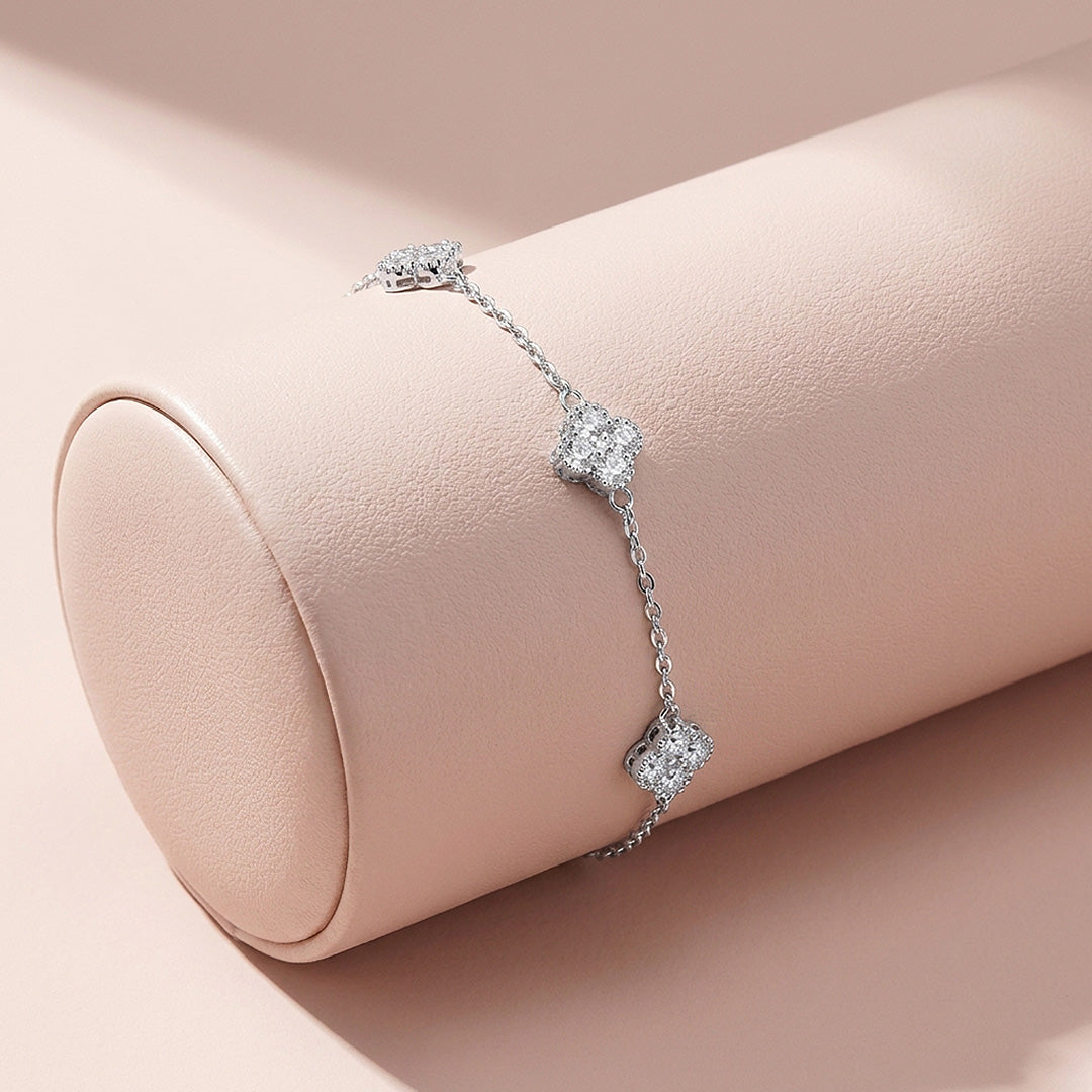 Four Leaf Clover Station Moissanite Silver Women Bracelet | Prm9191