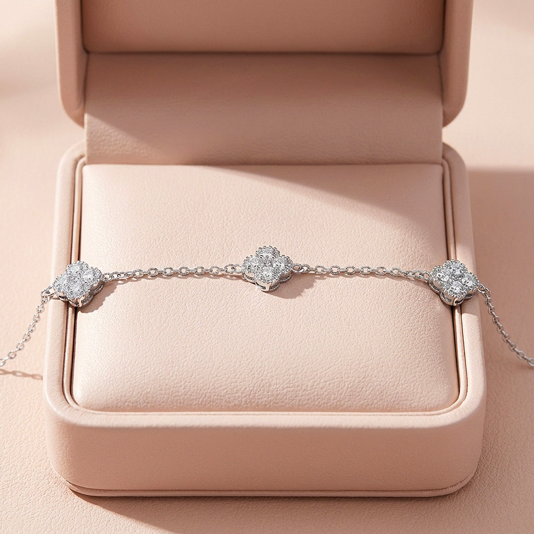 Four Leaf Clover Station Moissanite Silver Women Bracelet | Prm9191