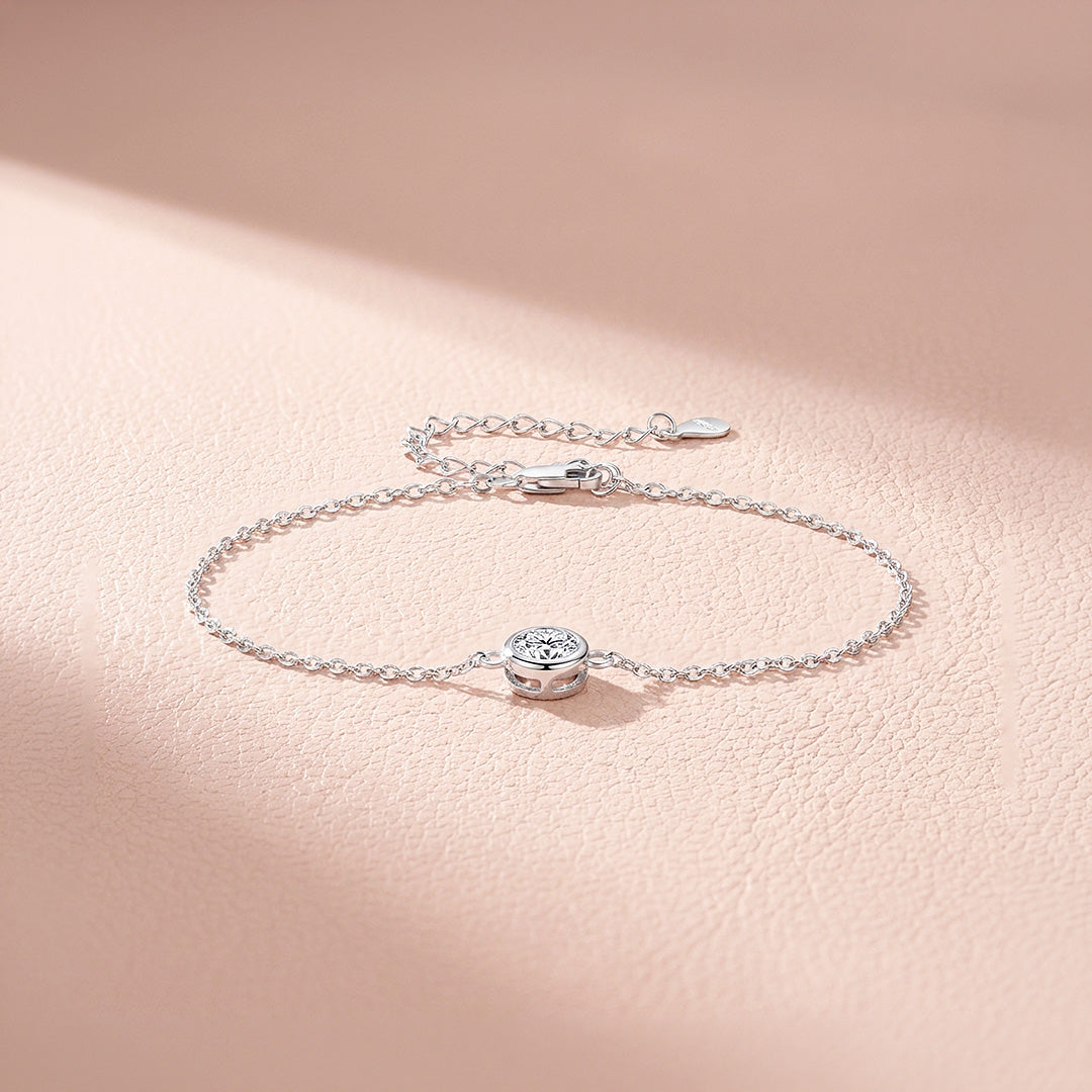 Single Bezel Moissanite Silver Women Bracelet | Prm9202