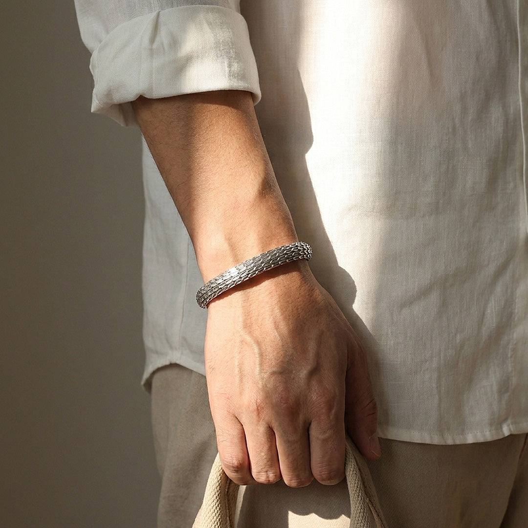 Scaled Majesty | Men&